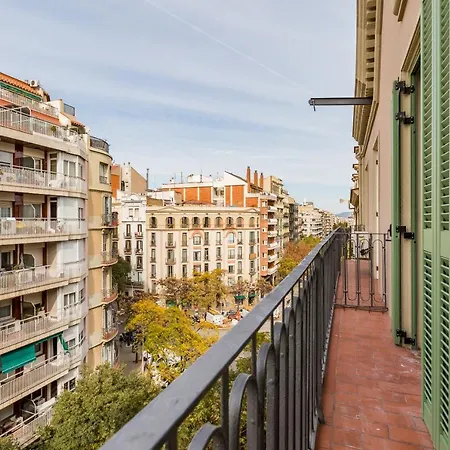 Apartment 4br - 2bh 2 Min From Sagrada Familia *