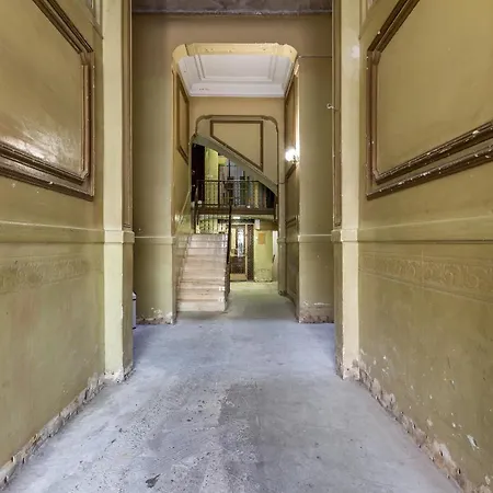 Lägenhet 4br - 2bh 2 Min From Sagrada Familia *